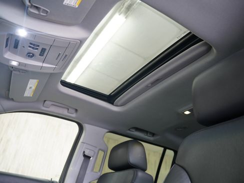 Used 2019 GMC Yukon XL SLT image 23