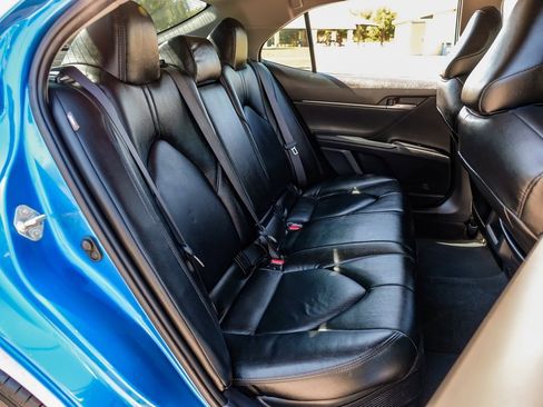 Used 2020 Toyota Camry LE image 39