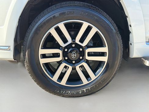 Used 2023 Toyota 4Runner Limited AWD/4WD image 40