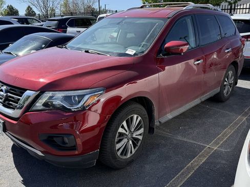 Used 2020 Nissan Pathfinder SL AWD/4WD image 2
