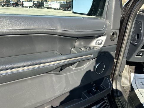 Used 2024 Ford Expedition Max XLT image 19