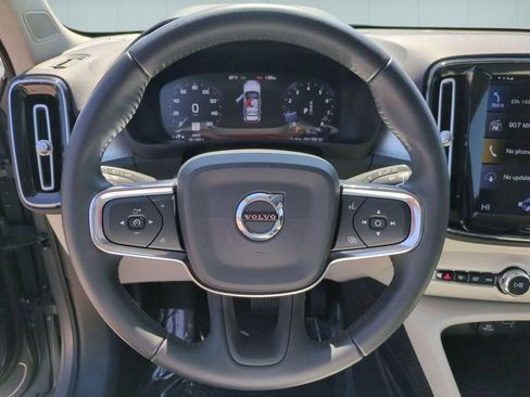 Used 2019 Volvo XC40 T5 Momentum AWD/4WD image 19