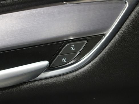 Certified 2023 Cadillac XT5 Luxury AWD/4WD image 8
