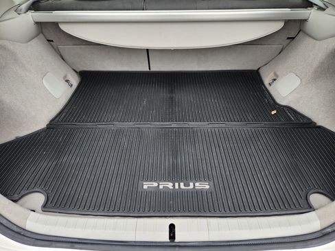 Used 2015 Toyota Prius Two FWD image 33