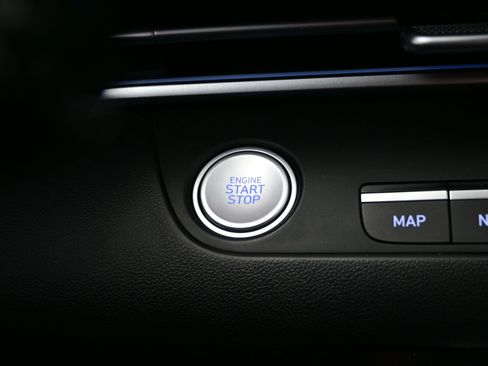 Certified 2025 Hyundai Elantra Limited image 23