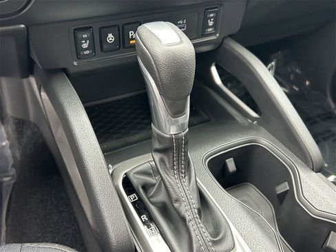 New 2025 Nissan Frontier SV w/ SV Convenience Package image 20