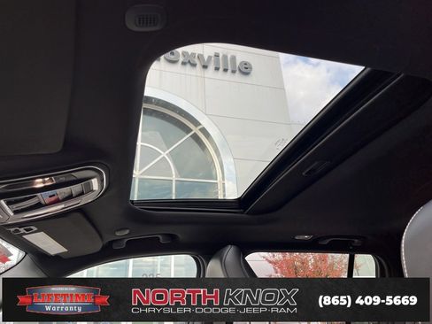 New 2025 Jeep Grand Cherokee Altitude image 13