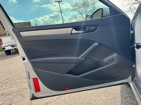 Used 2015 Volkswagen Passat 1.8T Limited Edition image 24