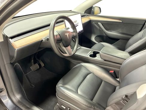 Certified 2023 Tesla Model Y Long Range AWD/4WD image 9