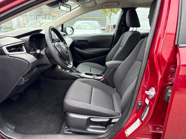 Used 2025 Toyota Corolla LE FWD image 15