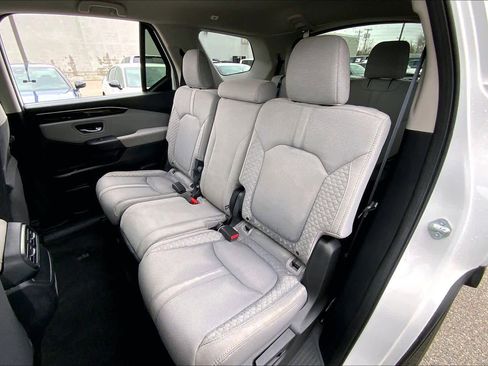 Used 2023 Honda Pilot LX image 21