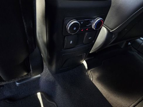 Used 2023 Ford Explorer Limited image 15
