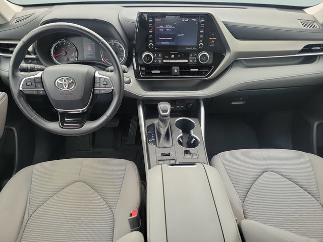 Used 2020 Toyota Highlander LE AWD/4WD image 15