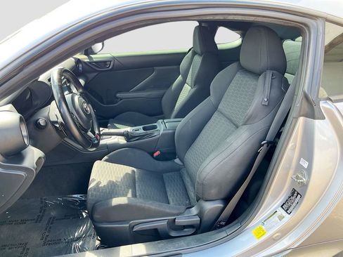 Used 2023 Toyota GR86 RWD image 19