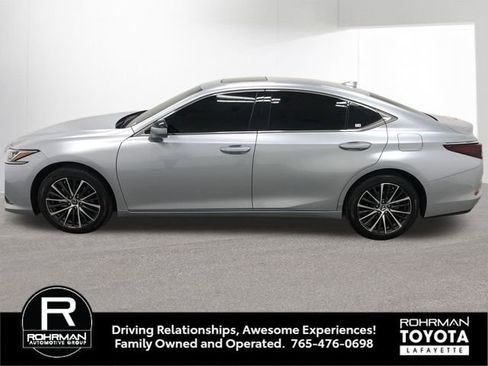 Used 2025 Lexus ES 350 w/ Premium Package image 3