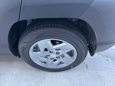 New 2026 Hyundai Kona SE image 11