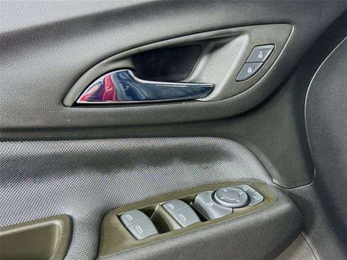 Used 2023 Chevrolet Equinox RS AWD/4WD image 18