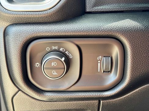 Used 2021 RAM 1500 Big Horn AWD/4WD image 25
