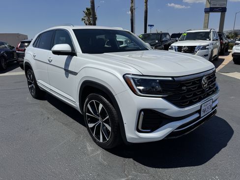 Certified 2026 Volkswagen Atlas Cross Sport SEL Premium R-Line AWD/4WD image 2