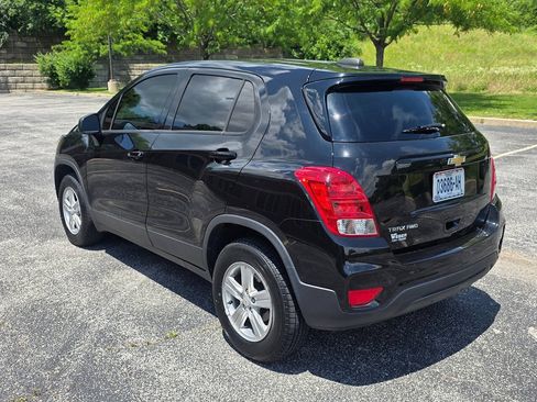Used 2020 Chevrolet Trax LS w/ Tint and Cruise Package AWD/4WD image 9