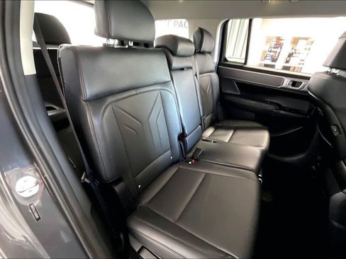 Used 2025 Hyundai Santa Fe SEL AWD/4WD image 16
