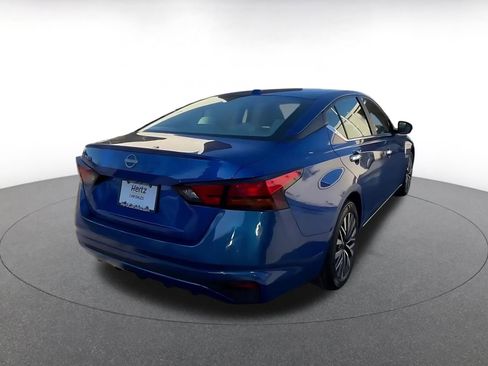 Used 2025 Nissan Altima 2.5 SV image 14