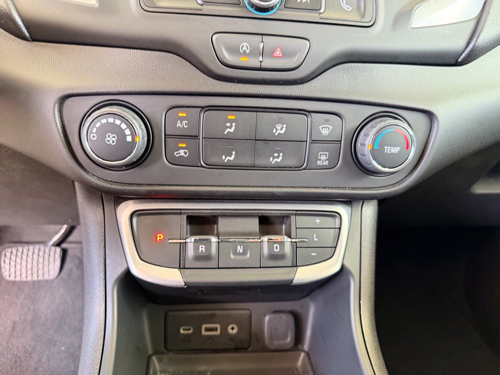 Used 2024 GMC Terrain SLE AWD/4WD image 26