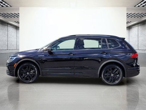 Certified 2022 Volkswagen Tiguan SE R-Line FWD image 10