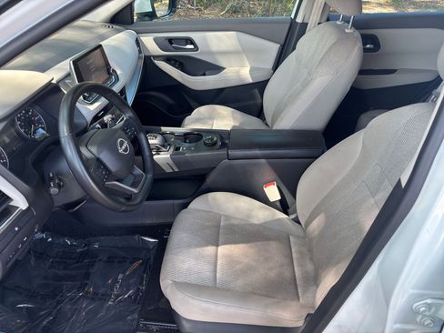 Used 2025 Nissan Rogue SV AWD/4WD image 29
