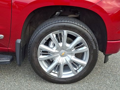 Used 2023 Chevrolet Silverado 1500 High Country w/ Technology Package image 8