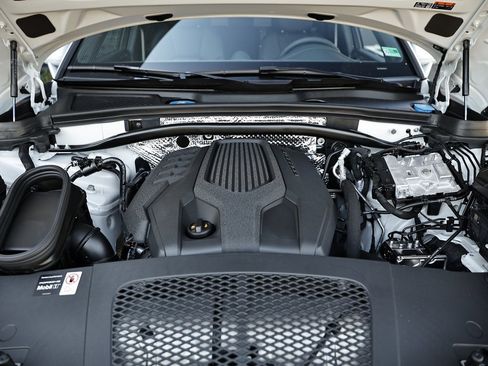 New 2026 Porsche Macan image 35