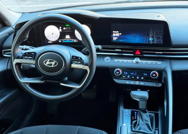 Used 2024 Hyundai Elantra SEL FWD image 32