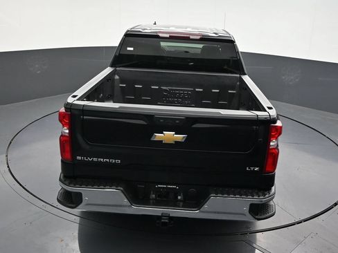 Used 2025 Chevrolet Silverado 1500 LTZ AWD/4WD image 19