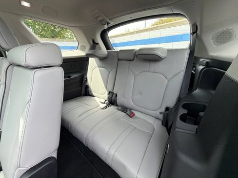 Used 2025 Honda Pilot Elite image 21