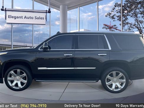 Used 2018 Cadillac Escalade Luxury image 9