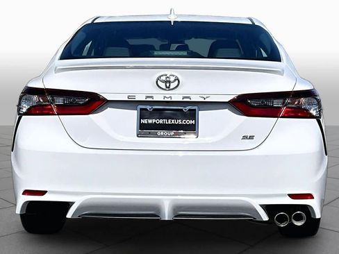 Used 2024 Toyota Camry SE FWD image 4