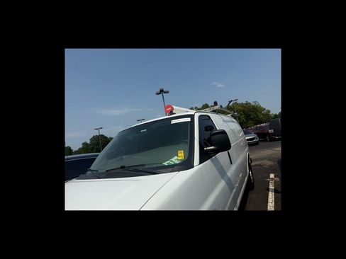 Used 2018 Chevrolet Express 2500 w/ Communications Package RWD image 3