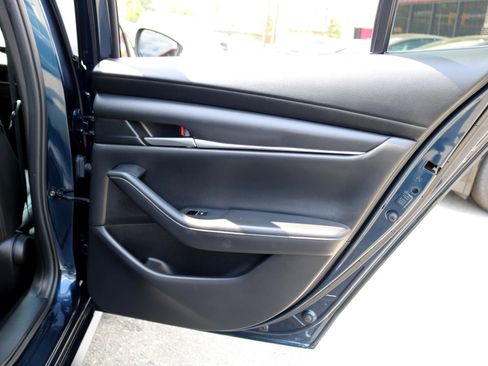 Used 2021 MAZDA MAZDA3 s image 35