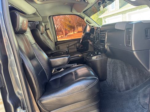 Used 2019 Chevrolet Express 2500 RWD 2500 155 image 14