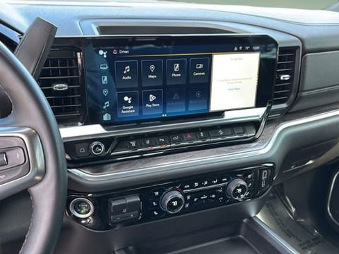 Used 2024 Chevrolet Silverado 2500 LTZ w/ LTZ Premium Package image 9