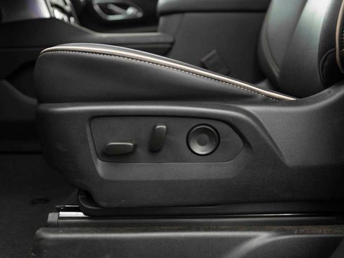 Used 2024 Chevrolet Tahoe Premier image 13