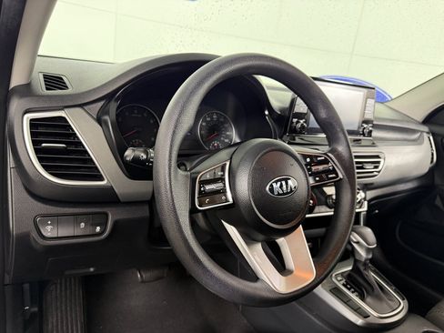 Used 2021 Kia Seltos LX image 18