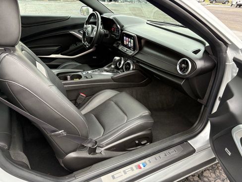 Used 2017 Chevrolet Camaro LT image 10