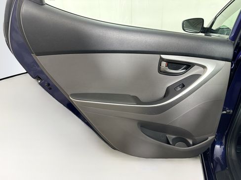 Used 2013 Hyundai Elantra GLS FWD image 23