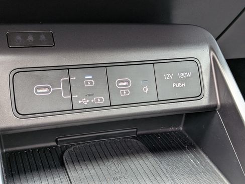 Used 2025 Hyundai Kona SEL FWD image 30