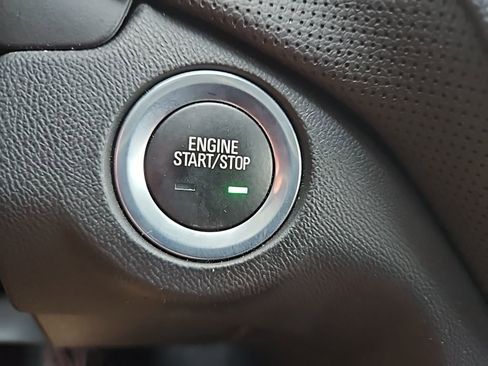 Used 2020 Chevrolet Equinox Premier AWD/4WD image 17