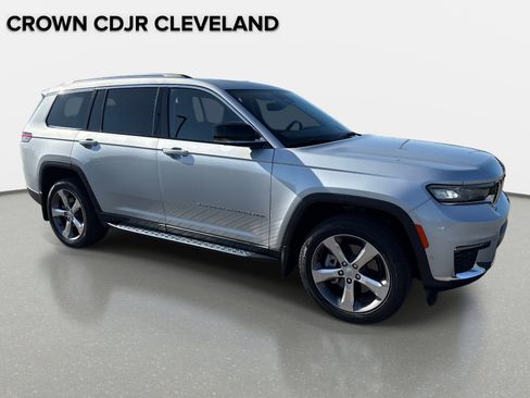 Used 2021 Jeep Grand Cherokee L Limited w/ Luxury Tech Group II AWD/4WD image 2