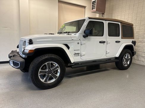 Used 2021 Jeep Wrangler Unlimited Sahara AWD/4WD image 14