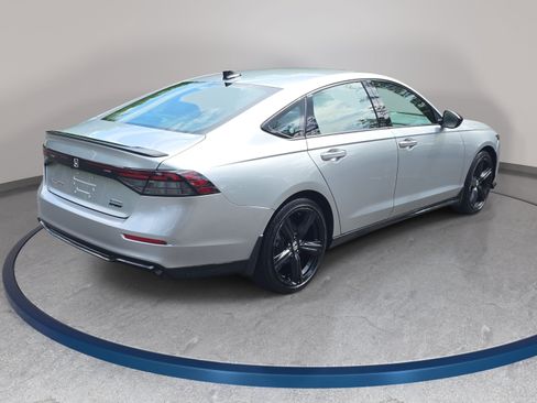 Used 2024 Honda Accord Sport image 5