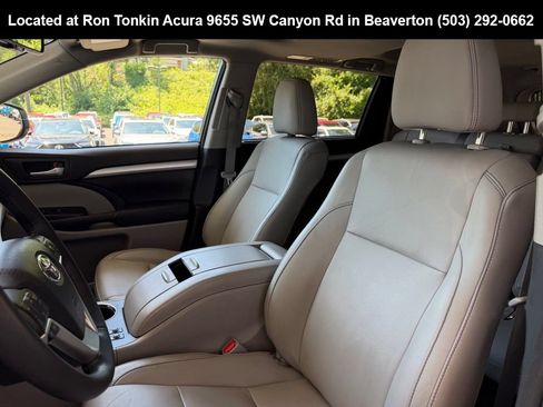 Used 2016 Toyota Highlander XLE AWD/4WD image 14